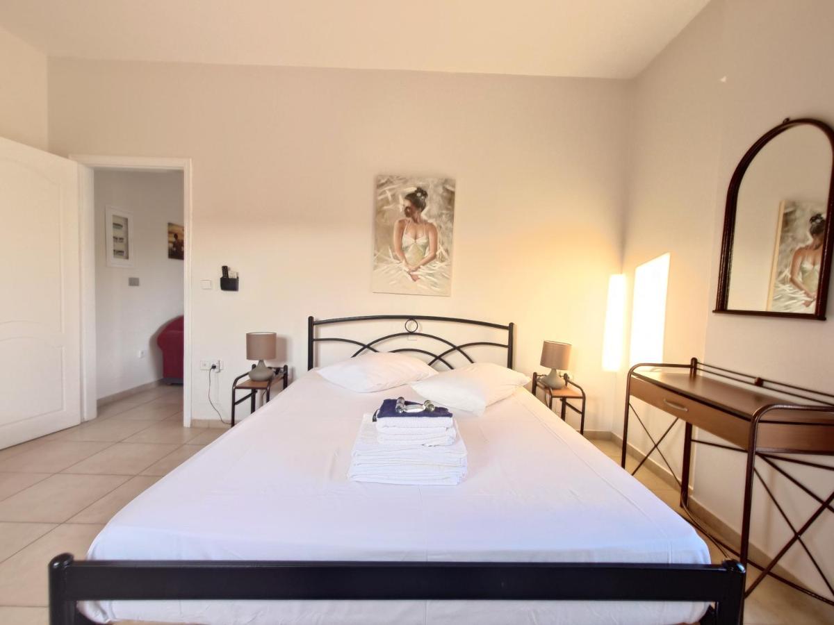 Iris Apartments Ithaca 바티 외부 사진